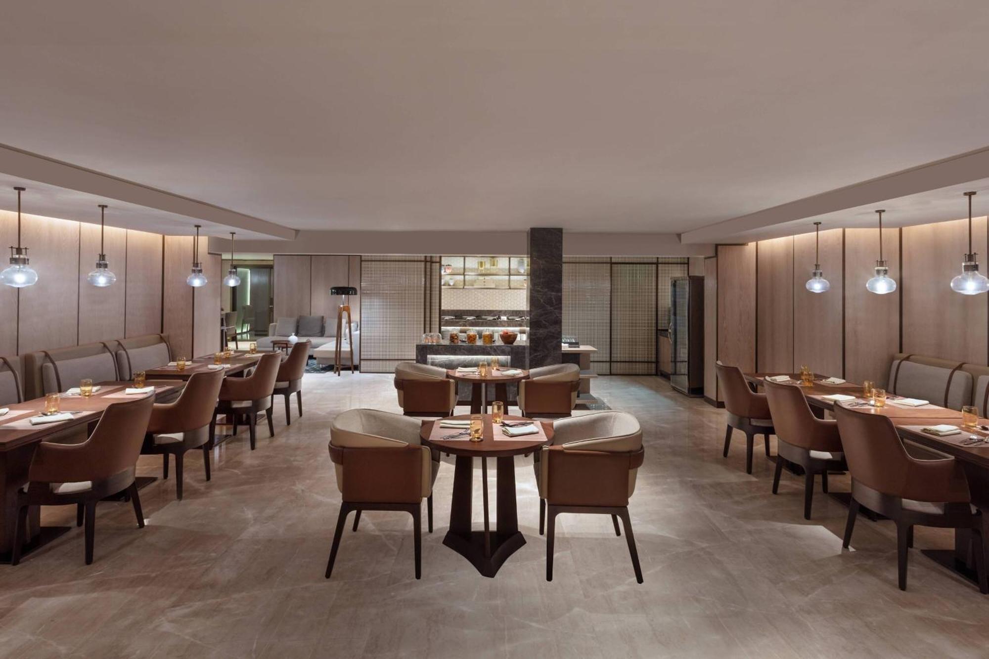 Surat Marriott Hotel Esterno foto