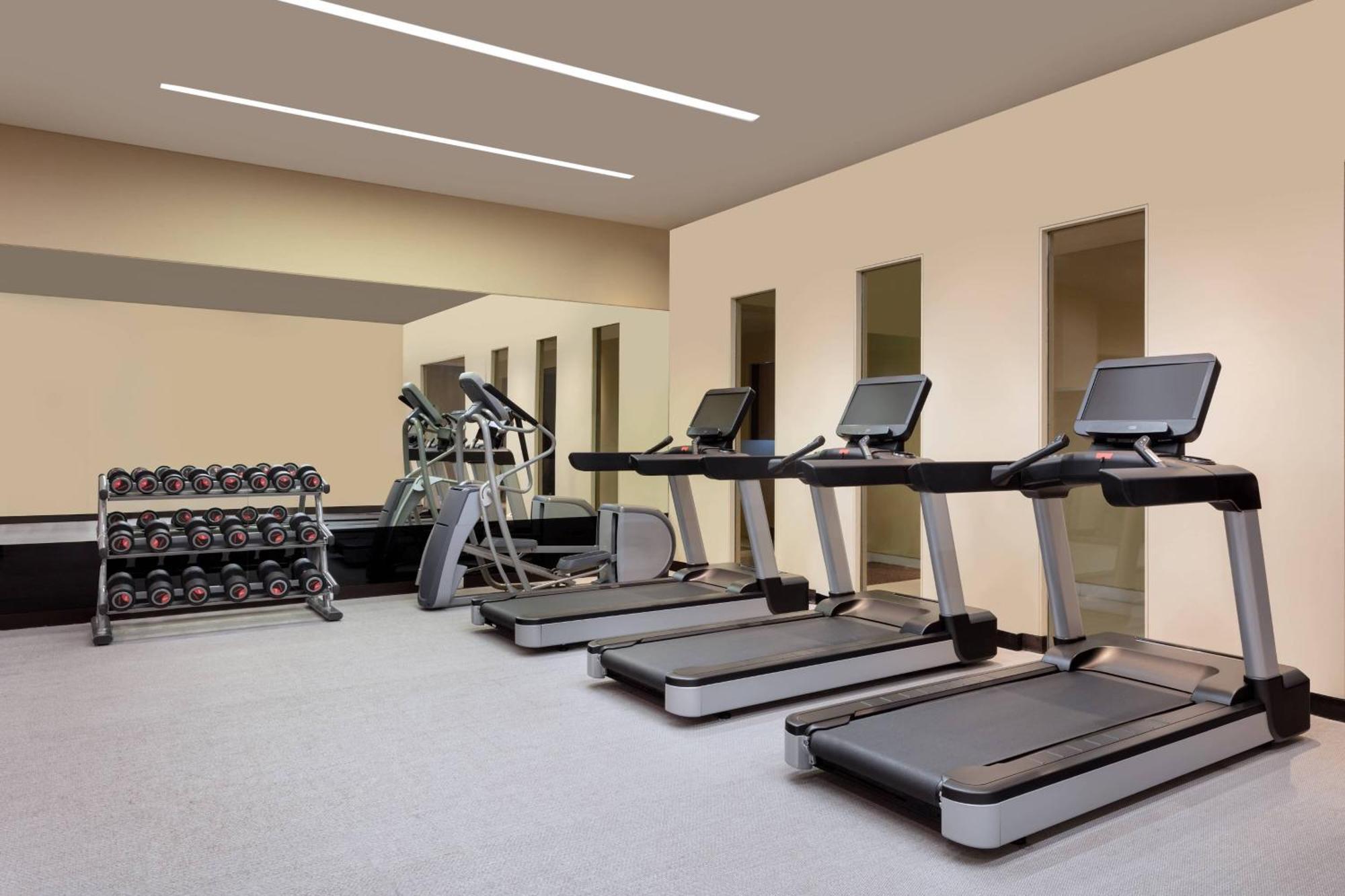 Surat Marriott Hotel Esterno foto