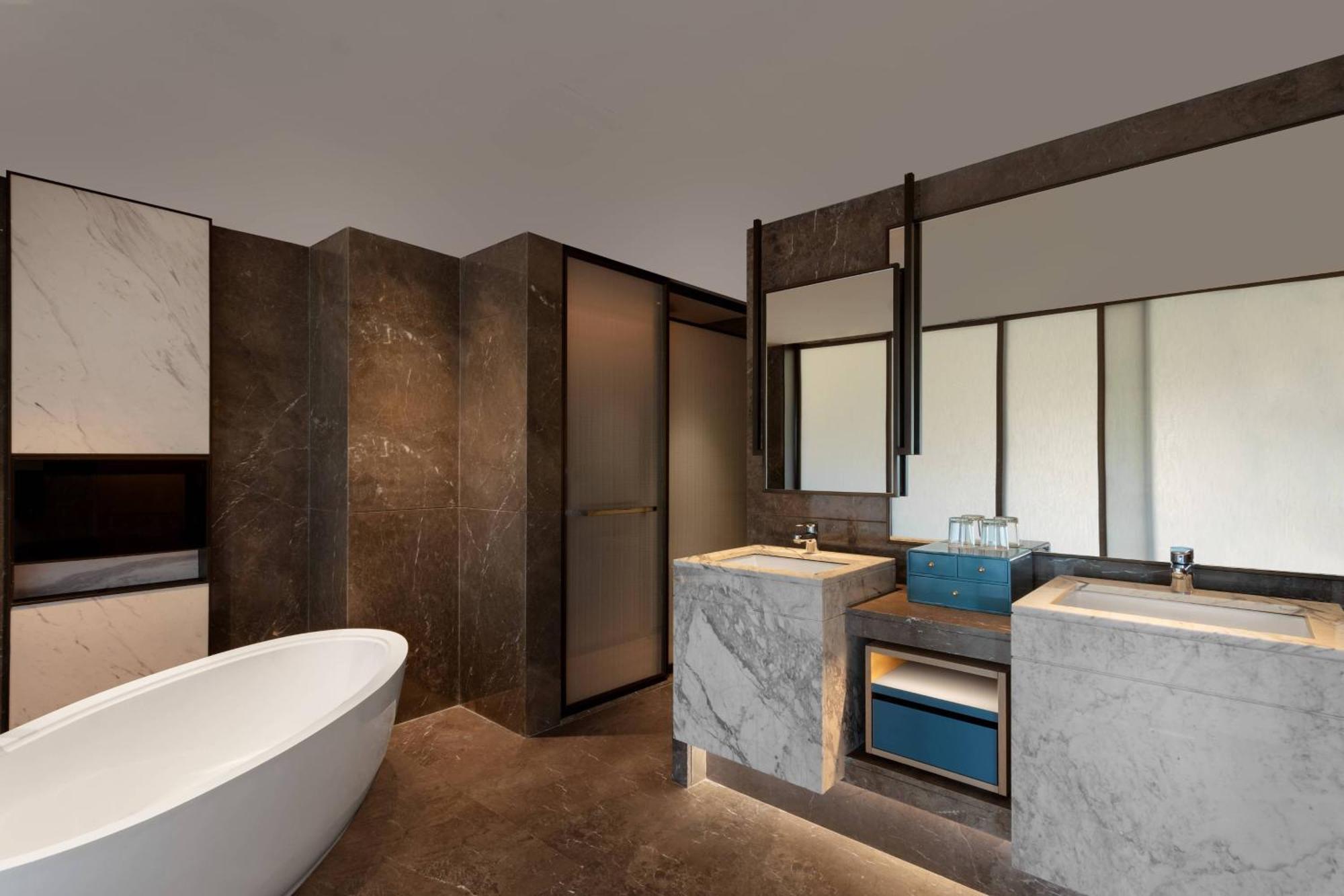 Surat Marriott Hotel Esterno foto